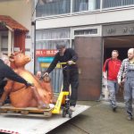 Mama Muh zieht im Kreistagsgebäude ein (c) Daniela Frackmann