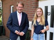 Gero Storjohann verabschiedet PPP-Stipendiatin Pia Marie Poll aus Bargteheide