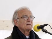 Professor Dr. Norman Paech kommt