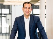 Ahrensburger feiert 25-jähriges Haspa-Jubiläum