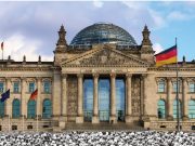 Politik als Theater – Die öffentliche Inszenierung staatlichen Handelns