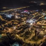 Nächtliche Straßen Żmigróds bald klimafreundlich beleuchtet