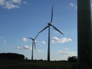 Hohe Anzahl neuer Genehmigungen und Zuschläge bei den Ausschreibungen für Windkraftanlagen