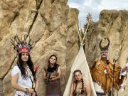 Niederdeutsche Bühne Ahrensburg zeigt „Pocahontas“