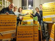 Bargteheide Zero übergibt Unterschriftenliste an die Stadt Bargteheide