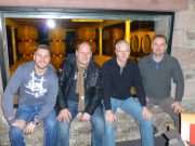 Wohltätigkeitsturnier „Whisky Tasters Cup“ erspielt Schnapszahl 7.777 Euro für Schwimmunterricht und Spielgeräte