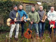 Frühschoppen im Theaterhof vom Kleinen Theater am Muttertag — schwofen bei cooler Rockmusik mit den „Roaring 40s“ aus Jersbek!