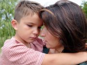 Wie geht das am besten – mit Kindern über den Krieg sprechen?