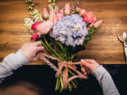 Blumengeschäfte im Kreis Stormarn: Für den Kreativ- Job mit Rosen, Nelken, Lilien & Co. gibt es mehr Geld