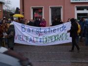 Hunderte demonstrierten gegen AfD-Stand