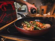 NGG: „Fleischproduktion ist ‚Knochenjob‘ – Deshalb: Mindestens 14,50 Euro pro Stunde“