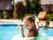 Kinderschutzbund sammelt wieder Spenden für kostenlose Freibadkarten