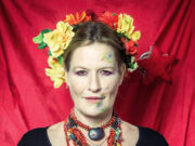 Suzanne von Borsody liest „Frida Kahlo“ im Zusammenklang mit der Musik des Ensemble AZUL im Kleinen Theater Bargteheide