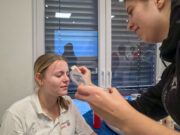 Rund 120 Schülerinnen und Schüler aus Lübeck, Stormarn, Segeberg und Ostholstein ließen sich von der Johanniter-Jugend für den Schulsanitätsdienst ausbilden