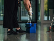 15 Euro pro Stunde ist das Minimum fürs Saubermachen im Kreis Stormarn