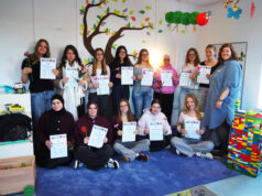 13 neue Babysitter stehen in Bargteheide für Einsätze zur Verfügung