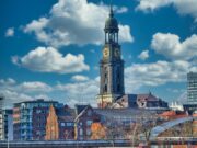 VHS-Bargteheide: Stadtführung: Durch das kontroverse Sankt Georg