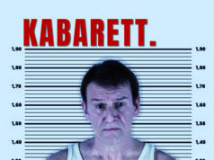 Jan-Peter Petersen, Gründer, Autor und Schauspieler des Hamburger Ka-baretts Alma Hoppe präsentiert am 08.05.2026 um 20 Uhr sein aktuelles Solo-Programm: „streng gemein“.