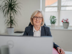 Digitale Top-Platzierung für Bargteheide: Bürgermeisterin Gabriele Hettwer zieht positive Zwischenbilanz