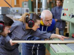 Zwischenbilanz zum Ausbildungsmarkt: Interesse an betrieblicher Ausbildung steigt wieder