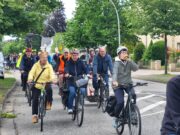 Über 200 Radfahrende setzen Zeichen: Ahrensburgs Verkehrspolitik steht in der Kritik