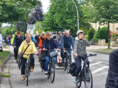 Über 200 Radfahrende setzen Zeichen: Ahrensburgs Verkehrspolitik steht in der Kritik