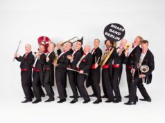 Ein Abend über das Leben, das Trauern und die Leichtigkeit: Benefiz-Improtheater in Ahrensburg