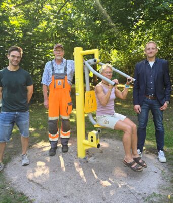 Neue Outdoor-Sportgeräte für mehr Bewegung im Bachstraßenpark